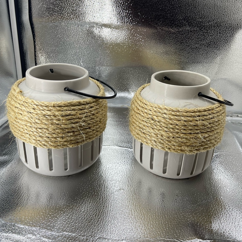 Set of 2 ceramic Lanterns